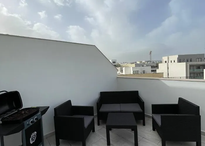 Beautiful Penthouse 1br *