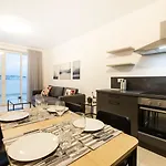 Beautiful Penthouse 1br Appartamento *