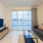 Beautiful Penthouse 1br