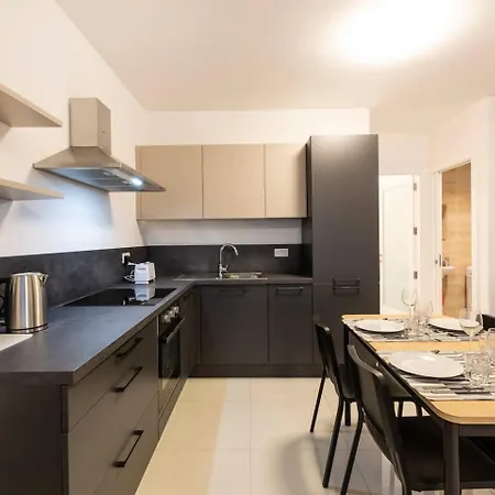 Apartment Beautiful Penthouse 1br