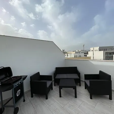 Beautiful Penthouse 1br *