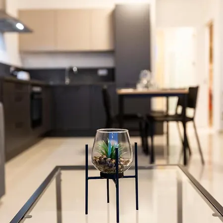 Beautiful Penthouse 1br Ta Xbiex